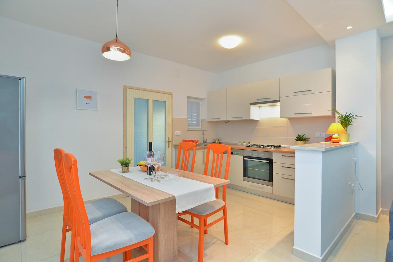 Apartments Olivera 1726 Pula Bagian luar foto