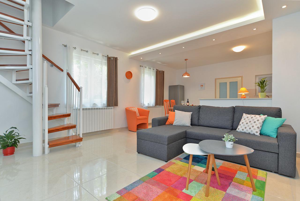 Apartments Olivera 1726 Pula Bagian luar foto
