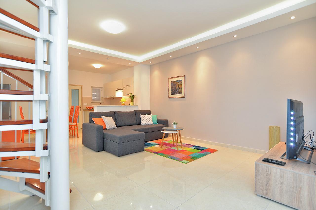 Apartments Olivera 1726 Pula Bagian luar foto