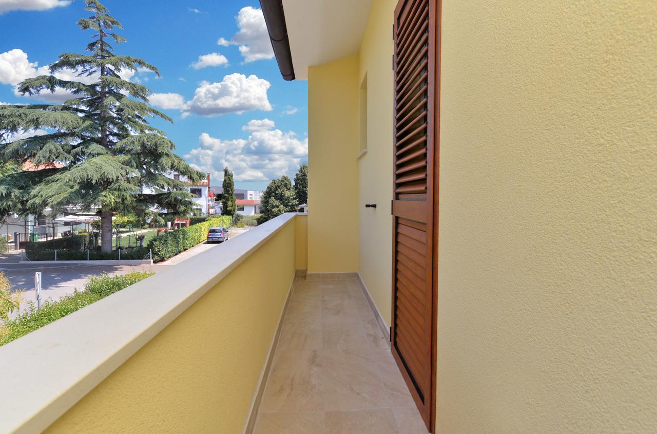 Apartments Olivera 1726 Pula Bagian luar foto